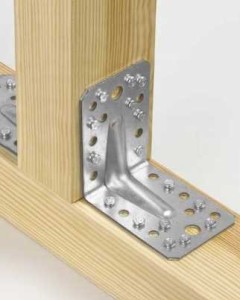 Kątownik stalowy montażowy ciesielski z przetłoczeniem KPS4 70x70x55x1,5 10 szt domax